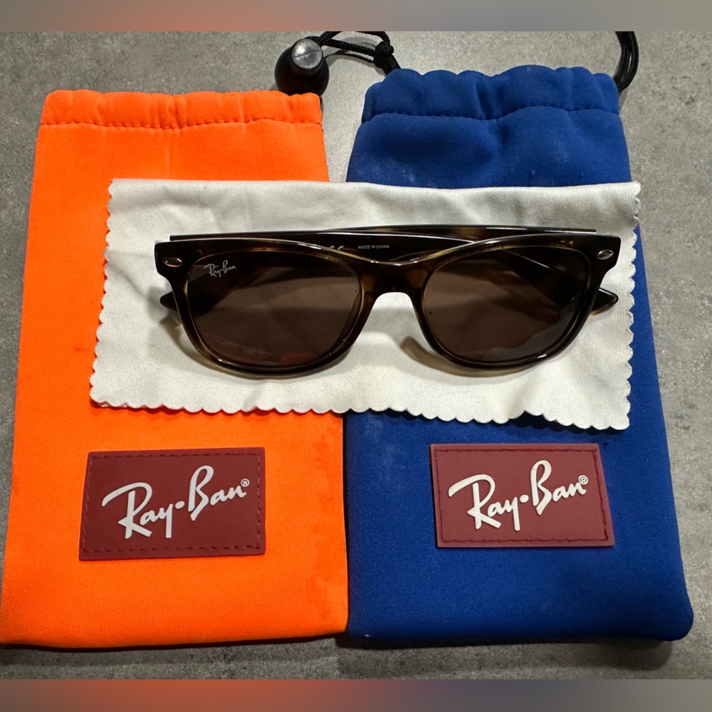 Jr Ray-Ban sunglasses. tortuous shell